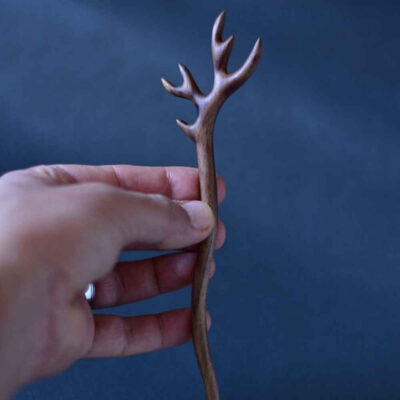 Bâtonnet de cheveux en bois fait main Design Matter Corne Grande Taille