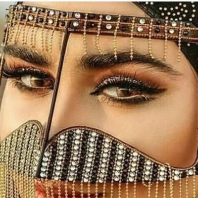 Burqa Omanienne Fait à la Main – Burqa du Golfe Modèle Ilia en Strass