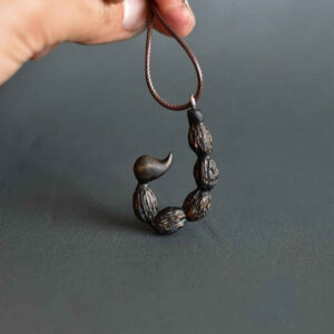 Collier en bois fait main avec style artistique Queue de Scorpion