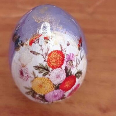 Œuf décoratif en céramique peint à la main – Floral