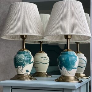 Lampe de table vase en céramique faite main avec abat-jour en tissu modèle Fahim