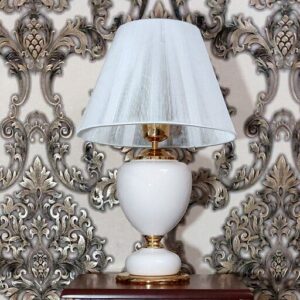 Lampe de table vase en céramique faite main avec abat-jour en tissu modèle Renaissance