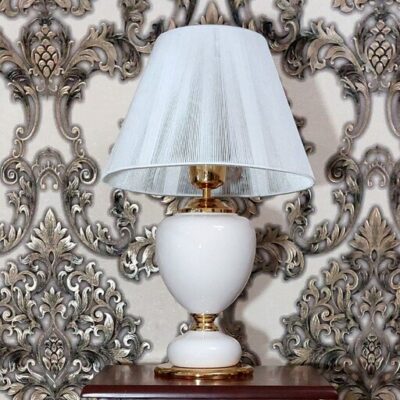 Lampe de table vase en céramique faite main avec abat-jour en tissu modèle Renaissance