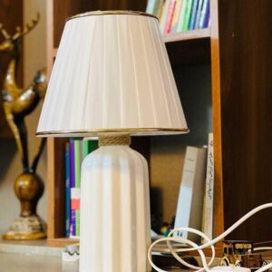 Lampe de table vase en céramique faite main avec abat-jour en tissu modèle Luna