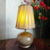 Lampe de table en bois – modèle artisanal blanc Karnia