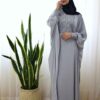 Abaya papillon élégante pour femmes musulmanes – Tissu crêpe gris doux