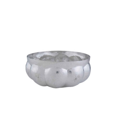 Bol de service en cuivre traditionnellement martelé et adapté pour les glaces Saljooghi