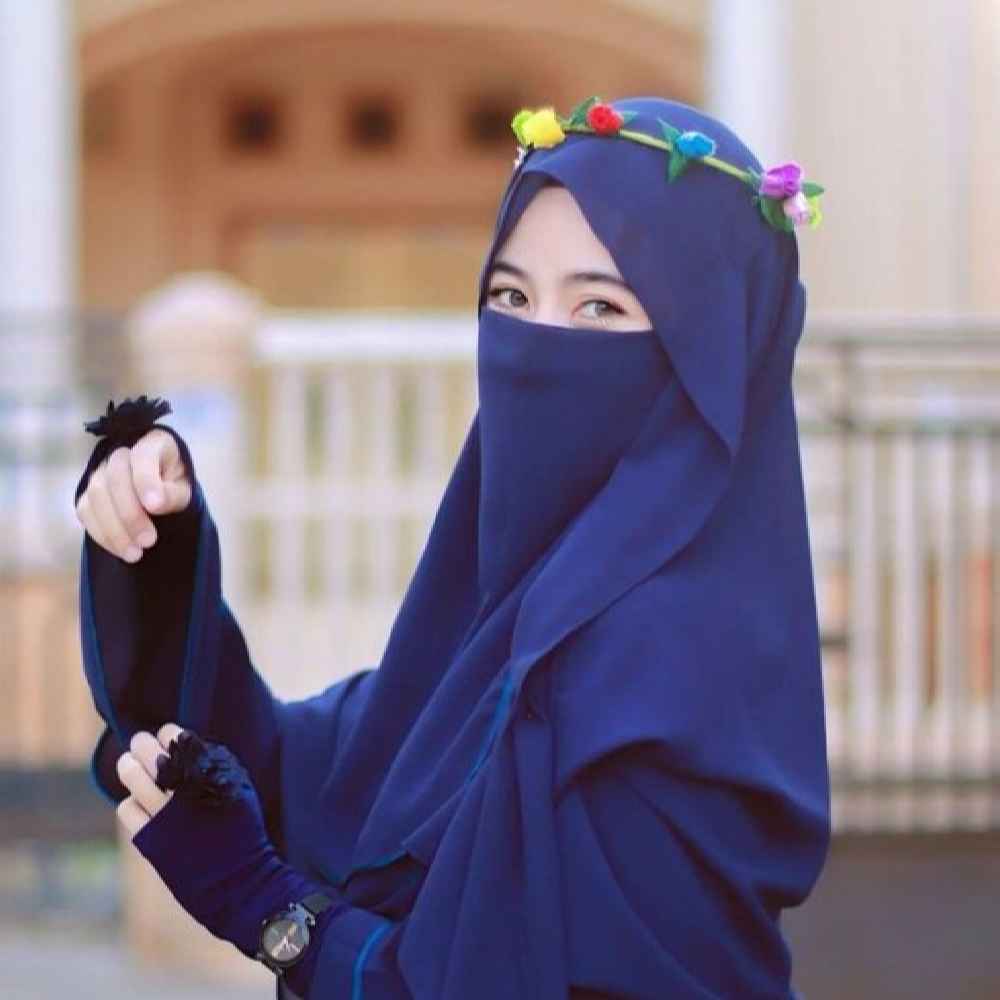 Foulard Carré en Crêpe Islamique Bleu Marine & Niqab pour Femmes