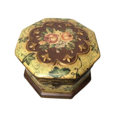 Boîte à bijoux en porcelaine artisanale au style vintage crème