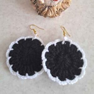 Boucles d’oreilles rondes noires pendantes tricotées, faites main pour femmes.