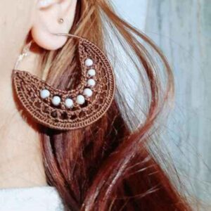 Boucles d’oreilles Lune pendantes tricotées, faites main pour femmes.