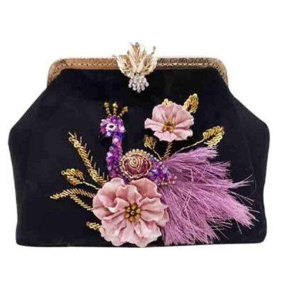 Pochette à broderie en ruban avec détail perlé de paon