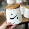 Bocal en céramique pour la cuisine Rond avec calligraphie persane Mast