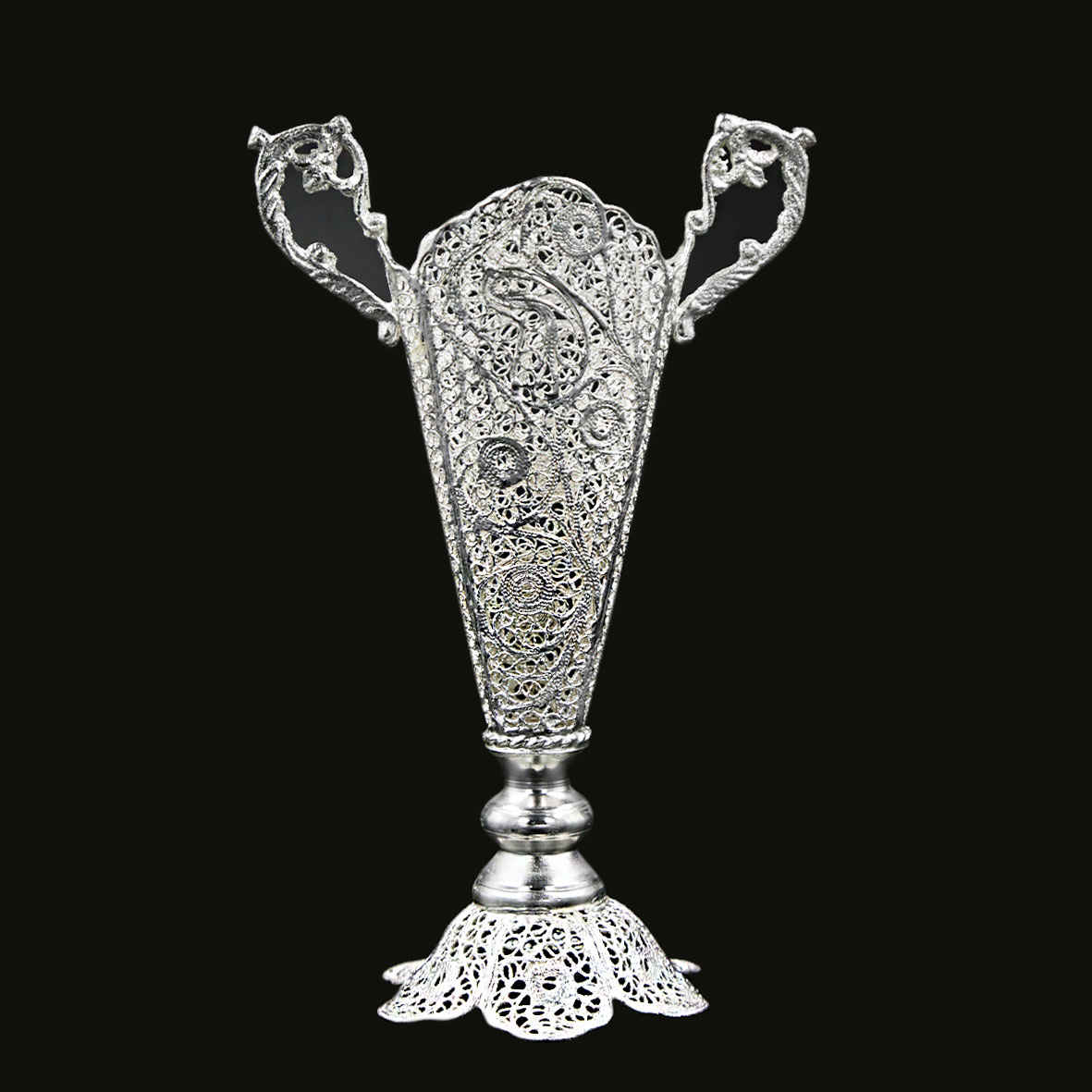 Vase décoratif en filigrane persan recouvert d'argent modèle Trumpet Ermia