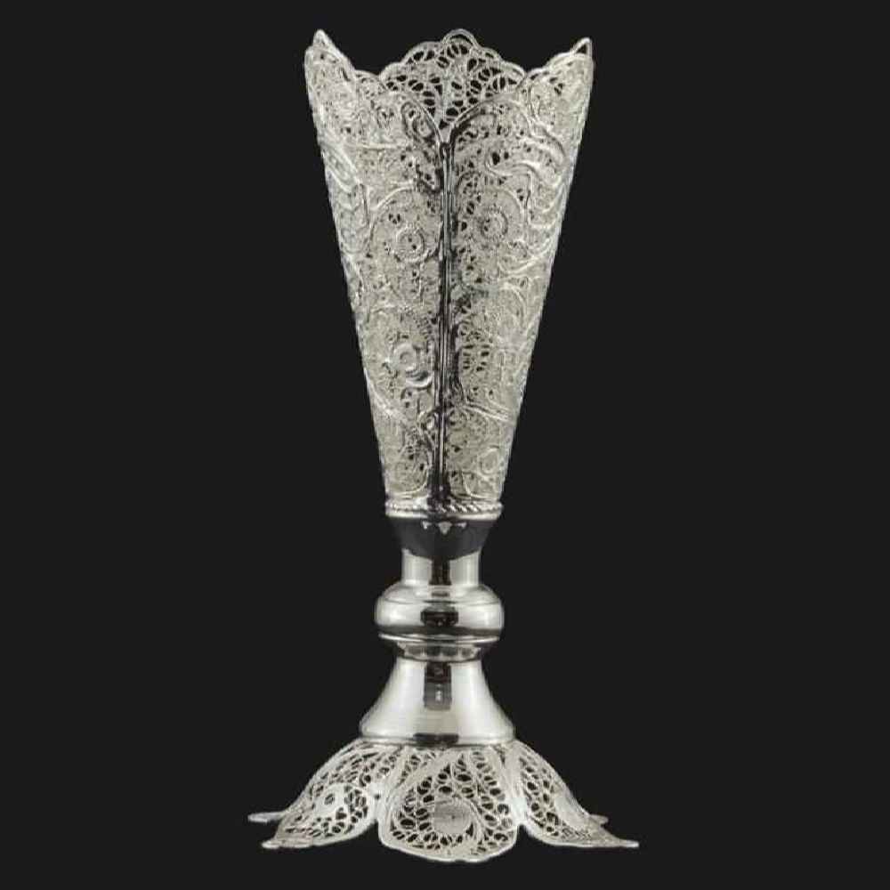 Vase décoratif en filigrane persan recouvert d'argent modèle Trumpet Tina