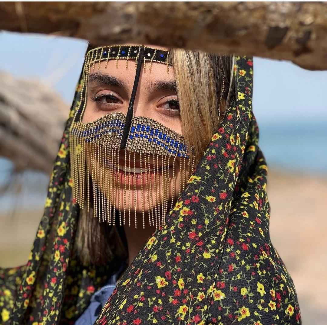 Burqa Omanienne Fait à la Main - Burqa du Golfe Modèle Asenat en Strass