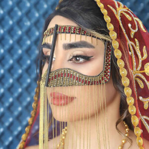 Burqa Omanienne Fait à la Main – Burqa du Golfe Modèle Majlesi en Strass