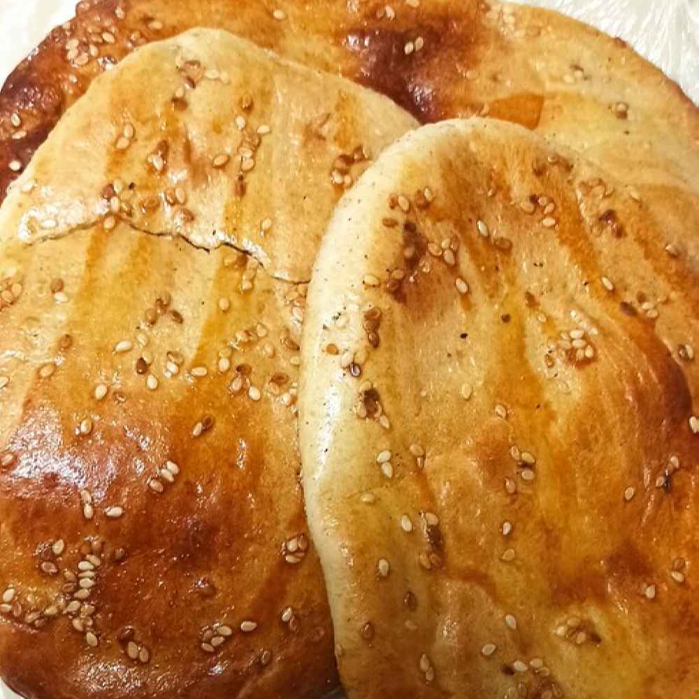 Pain séché persan - Pain cuit au four traditionnel avec sésame