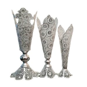 Vase décoratif en filigrane persan recouvert d’argent modèle Trumpet Shima – Set de 3