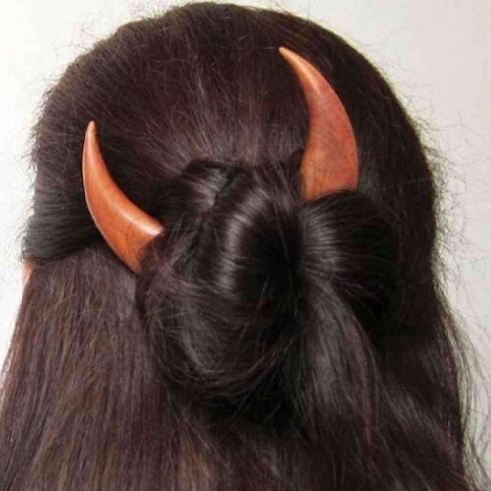 Bâtonnet de cheveux en bois fait main avec Design Lune pour Femmes