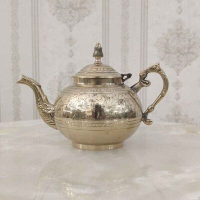 Théière en laiton gravée à la main avec design gravé élégant Bahar