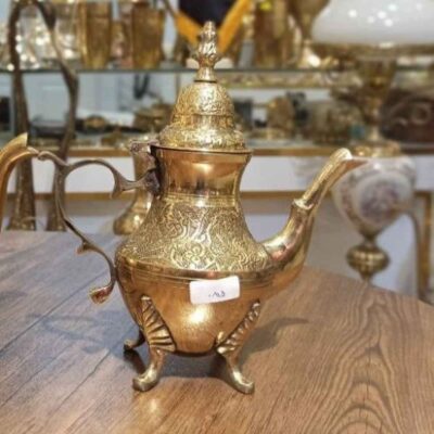 Théière en laiton gravée à la main avec design gravé élégant Chic