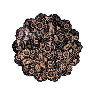Plat décoratif en cuivre gravé persan – Design fleur et oiseau