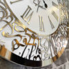 Horloge Murale Islamique avec Calligraphie Wa In Yakad et Chiffres Romains