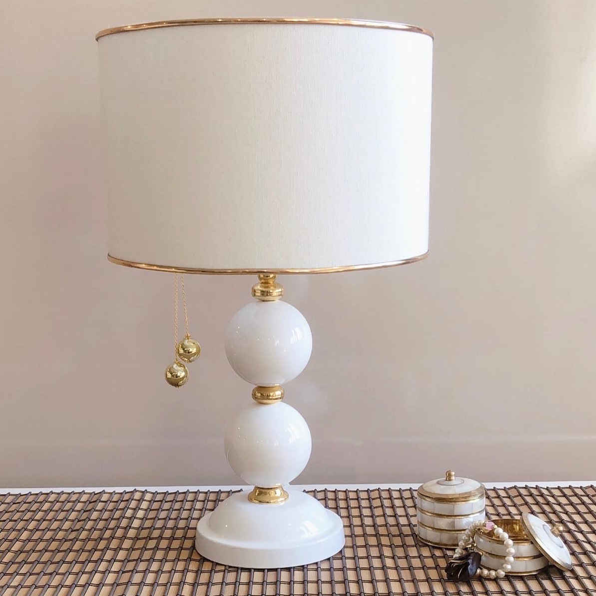 Lampe de table avec abat-jour tambour en tissu – modèle Orb