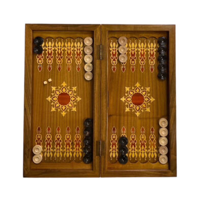 Plateau de Backgammon et d’Échecs Fait Main en Bois de Noyer