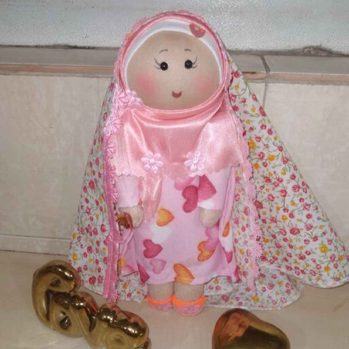 Poupée Musulmane avec Hijab – Idéale pour les Enfants | Jouet Islamique Traditionnel