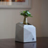 Mini vase en béton fait main design géométrique gris
