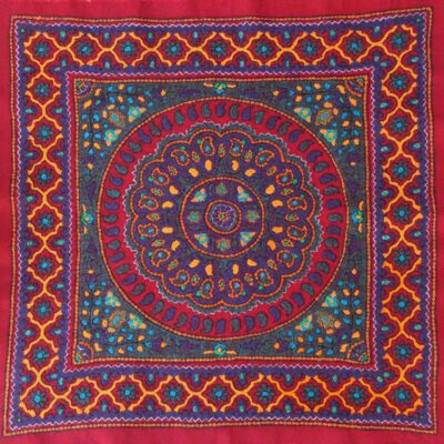 Élégance de Pateh Kerman Nappe Artisanale Bazoobandi