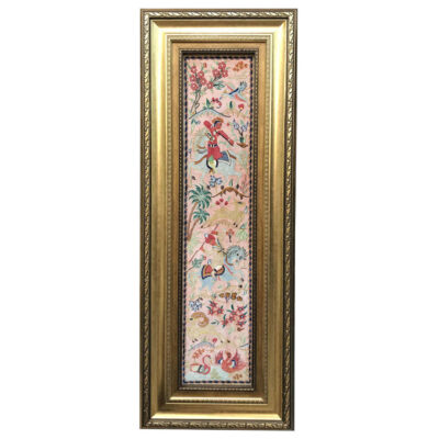 Tapis persan figuratif noué à la main de Qom représentant une scène de chasse