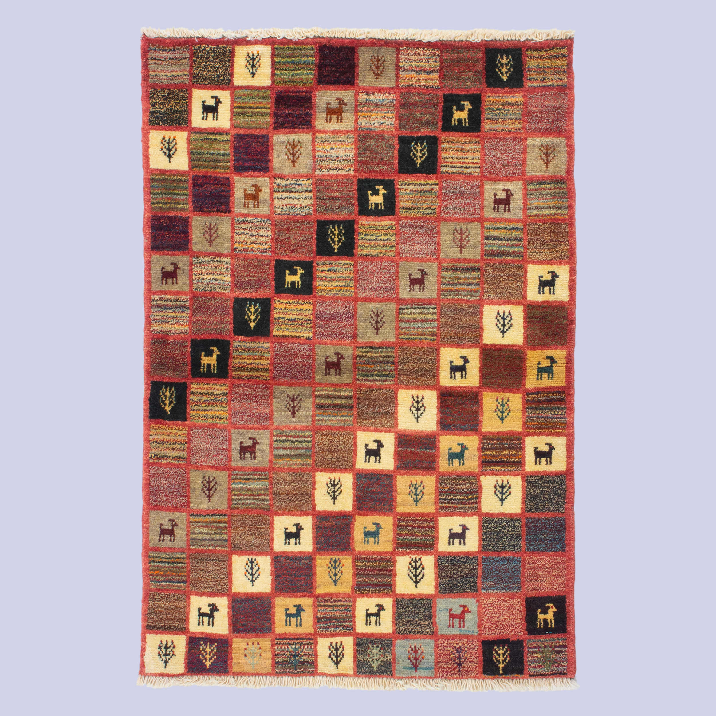 Tapis Gabbeh en laine persane véritablement tissé à la main avec motifs checkered animaliers