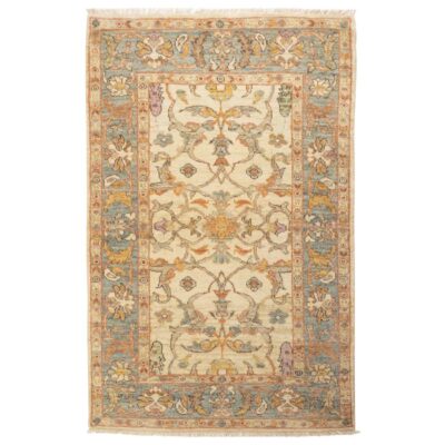 Tapis persan original en laine noué à la main à Shiraz bordure crème