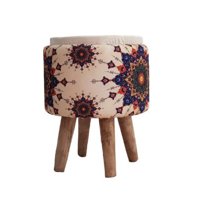 Pouf rond en velours avec pieds en bois et couleur crème pour chambre