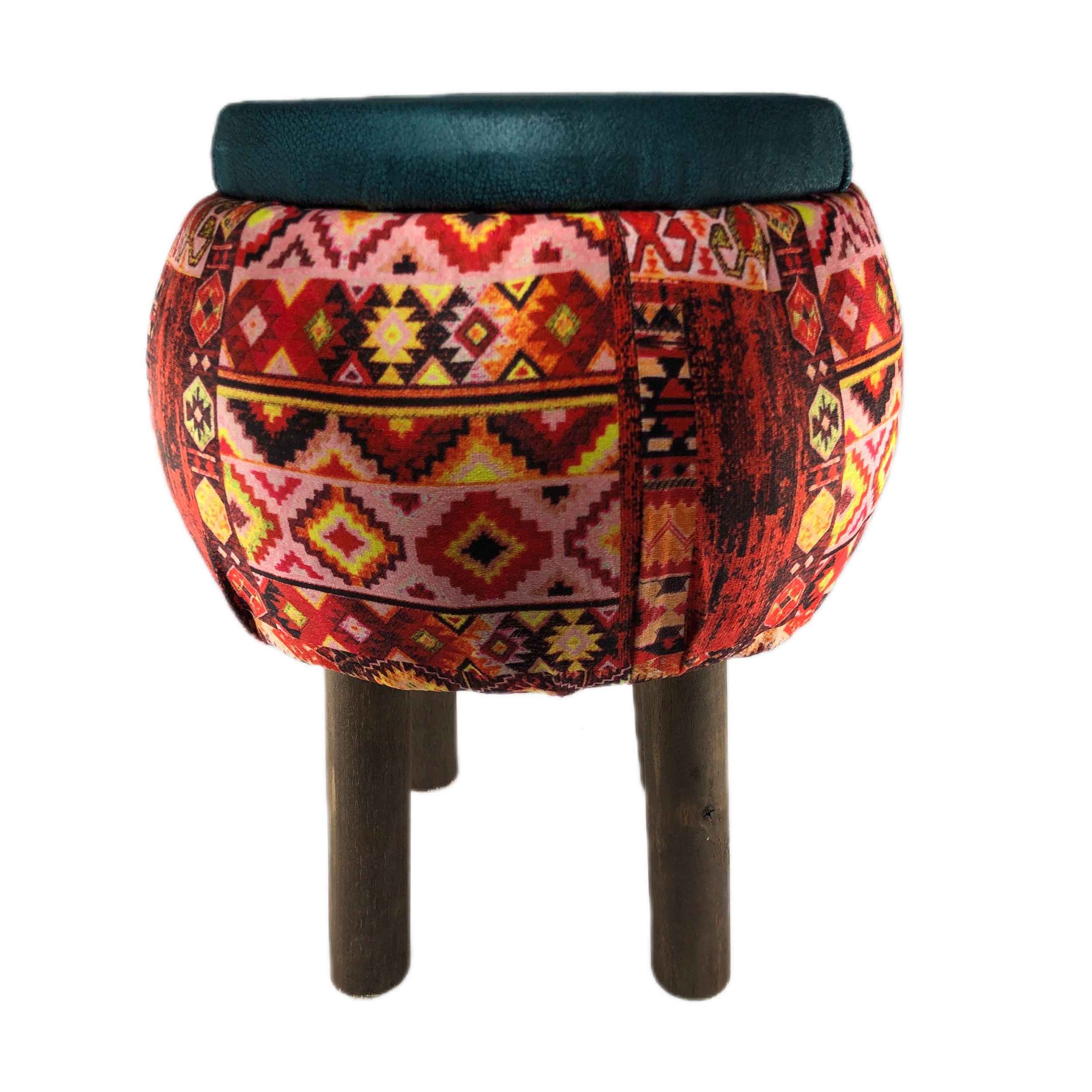 Pouf en velours avec pieds en bois inspiré de l'art persan rond et rouge