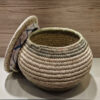 Panier de rangement en feuille de palmier tissé à la main persan avec couvercle rond