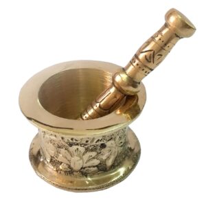 Set de Mortier & Pilon en Laiton avec Design Floral Traditionnel