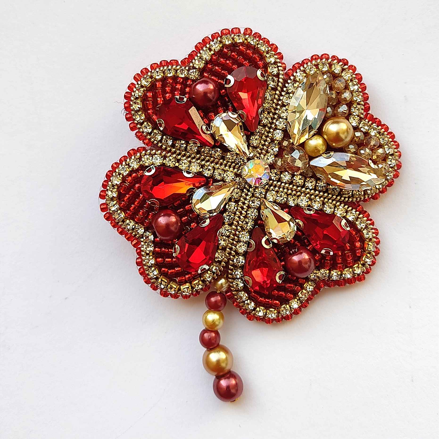 Épinglette féminine perles avec Design Fleur