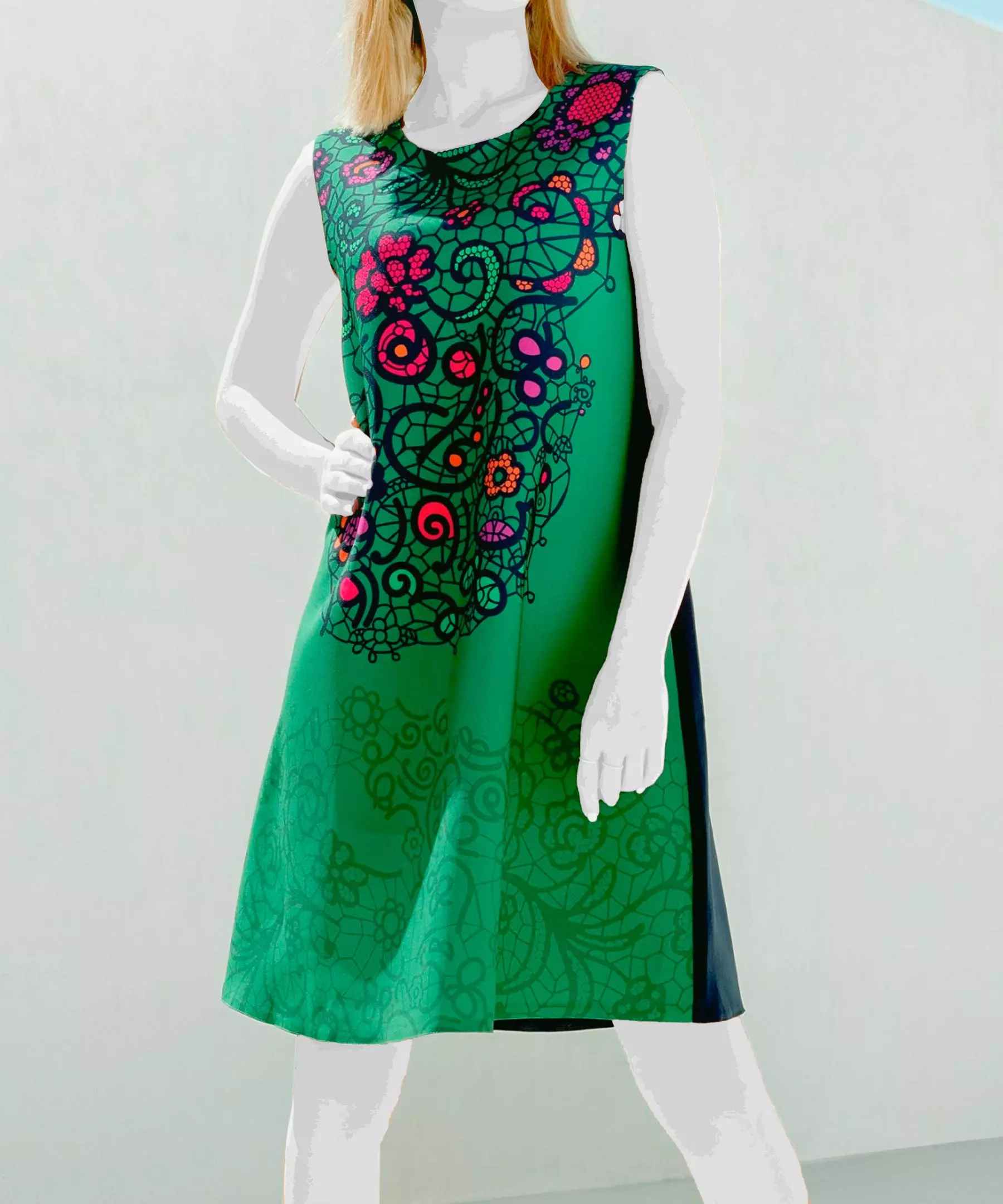 Robe ajustée pour femmes avec design floral