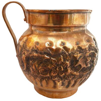 Carafe en cuivre perse gravée à la main