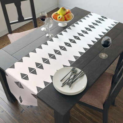 Chemin de Table Imprimé avec Design Géométrique en Diamant en Velours