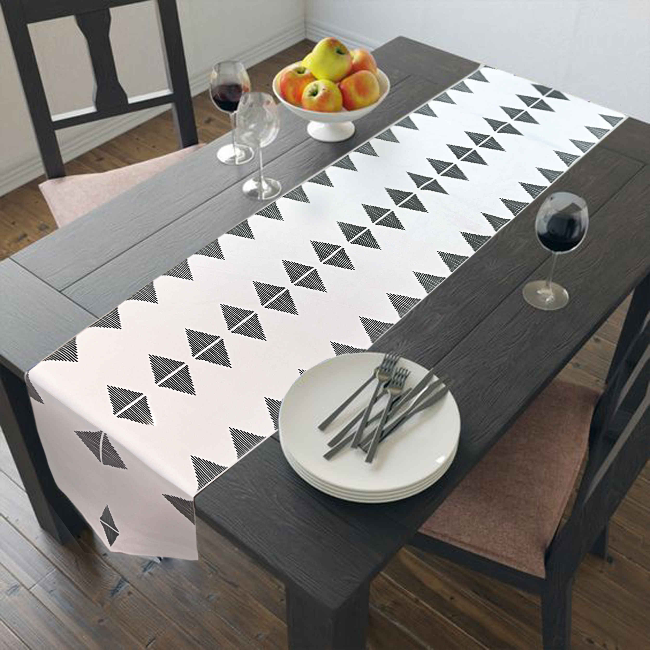 Chemin de Table Imprimé avec Design Géométrique en Diamant en Velours