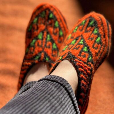 Pantoufles Crochets Azerbaïdjanais avec Fibres Acryliques Tricotées