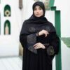 Abaya élégante coupe ample pour femmes musulmanes avec roses brodées