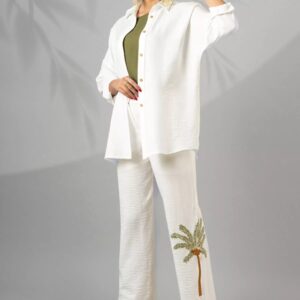 Ensemble manto et pantalon pour femmes avec design brodé