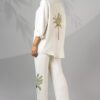 Ensemble manto et pantalon pour femmes avec design brodé