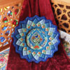 Minakari décoratif sur plat en cuivre – Émaillage peint à la main avec des motifs floraux
